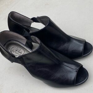 Black Faux Leather Chunky 9W Heels